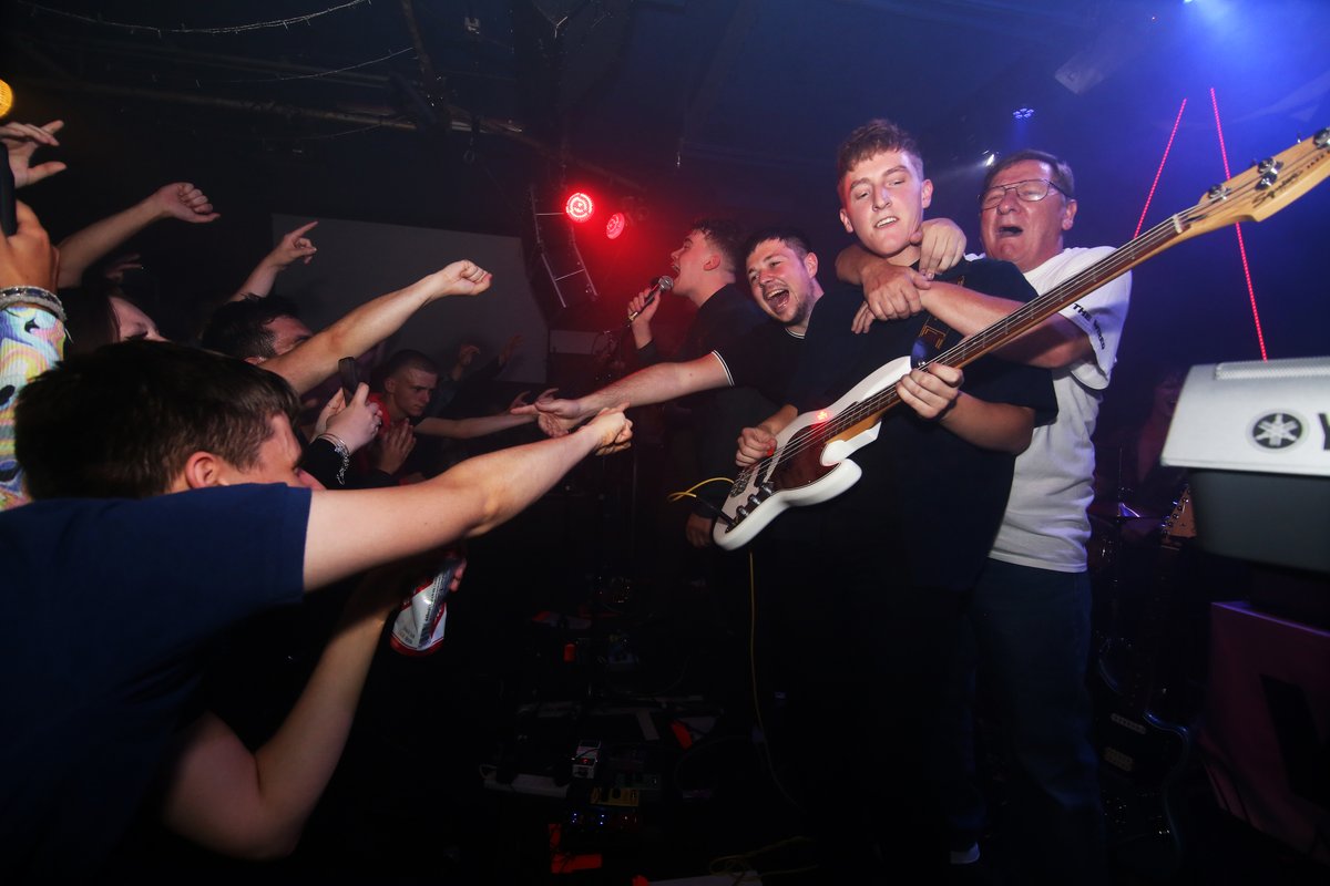 GAimages's tweet image. A little of the carnage at the end of the gig on Friday. The love for these lads flowed onto the stage. @__thewired @Leadmill