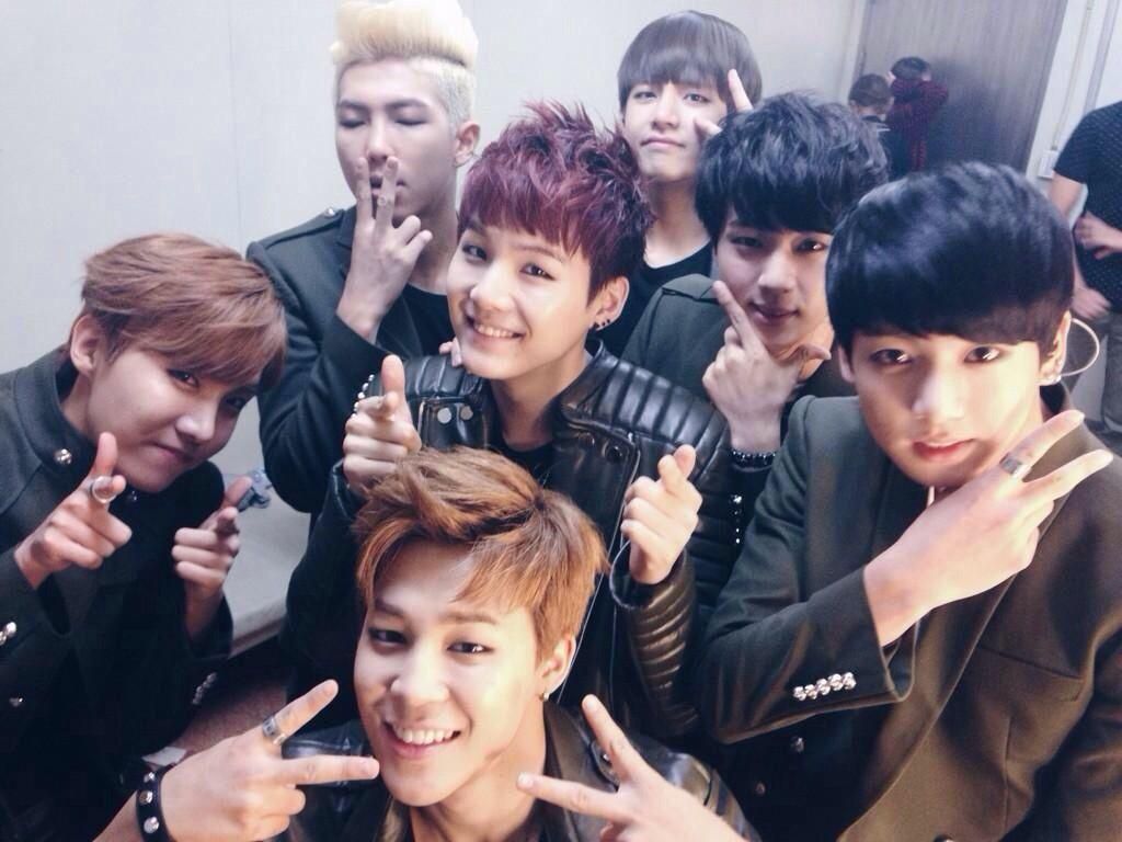 Velian1120's tweet photo. remember this, for you in the past, for you now, and for you in the future, you will always have my support and my love.
No matter what happens, I will always be with you. Even when you hate or disappointed with yourself, I will always do the same thing for you. @BTS_twt https://t.co/LCK3t4v8fm