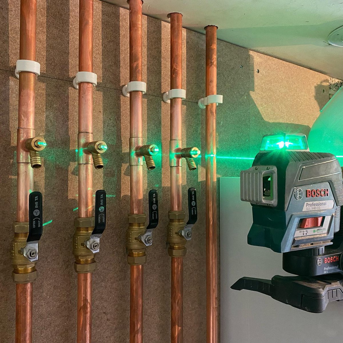 UKTalon's tweet photo. Check out our Quick-lock Clip finishing off this highly detailed install by @jonathan_james_ltd
Find your local stockist today!
https://t.co/4dMktkBGkV
#plumbing #Talon #Pipeclips #pipeperfect #plumbproud
#plumbinglife https://t.co/21LRkEBEID