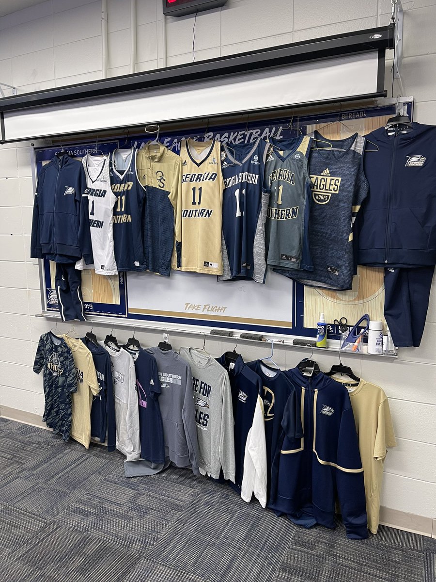 Had a great weekend in Statesboro touring Georgia Southern, the dorms and having a amazing unofficial visit with <a href="/coachstraker/">Coach Straker</a> thank you so much for making me feel at home 💙🤍 🦅 #11     <a href="/CD4TeamDR/">Candice Dupree - Team Richardson</a> <a href="/WWHSGIRLSBB/">Weeki Wachee Girls Basketball</a> <a href="/TampaThunderGBB/">Coach Rob Walker</a> <a href="/larry_hauser/">Larry Hauser</a>