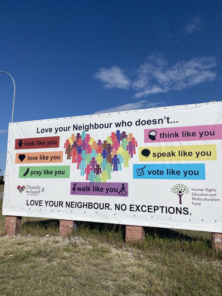 SPhillipsAB's tweet image. Pulled over to snap a photo of this fantastic new billboard in Fort Macleod, Alberta. 

Five stars, Town of Fort Macleod Diversity &amp;amp; Inclusion. Five stars. Thank you for this act of love for our province and the democracy that makes us who we are.  ❤️

#ableg #lethbridge #yql