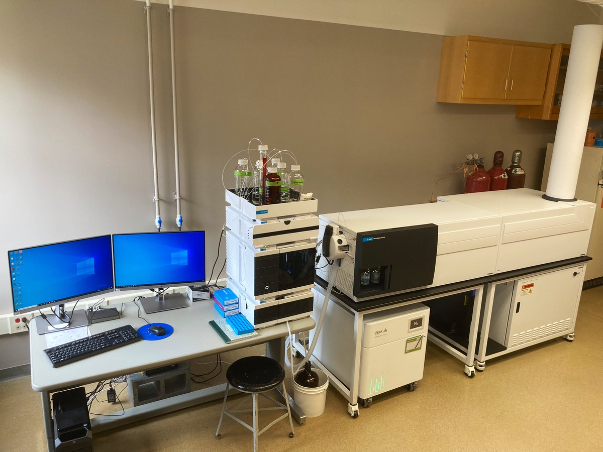 BucknellChem's tweet image. New for Fall 2021, we have an @Agilent #IonMobility Q-ToF mass spectrometer to help us identify and quantify chemicals in complicated mixtures for our research and teaching at #NSFfunded #TeamMassSpec

Do leading research with cutting edge tools as an undergrad @BucknellU