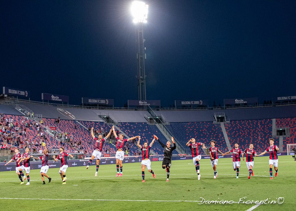 sydneyvh17's tweet photo. 3 points and my Serie A debut. Day to remember ✨ #forzarossoblu 🔴🔵 https://t.co/x6TozyqHKn