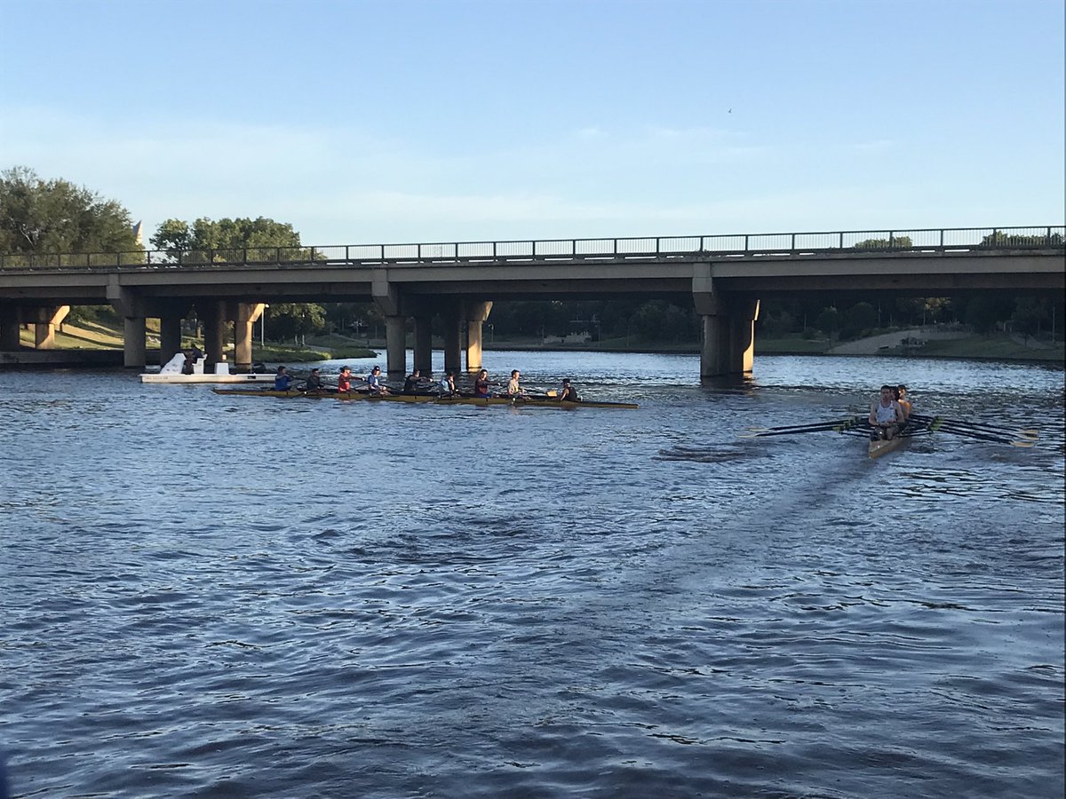WSUCrew's tweet photo. Start of a new week with a good row this morning. https://t.co/9VVzsn6yNW