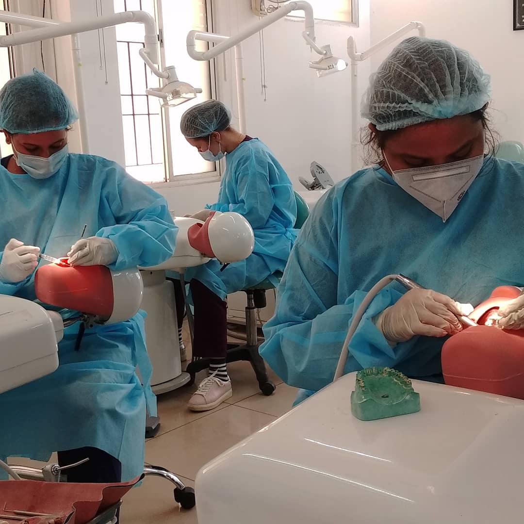 AAEINDIA's tweet image. Irrigation and Intracanal Medicament class for MCP Batch  .... 
 #aae #aaeindia #aaeskillprogram #aaeian