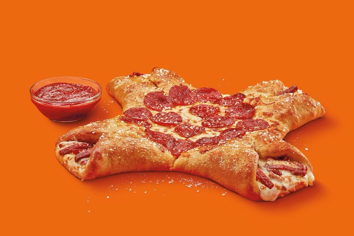 weekley's tweet photo. Just in time for the #NFL season, @LittleCaesars introduces its new 4-Quarter #Calzony. #INorOUT on #Hotline at 5:25. @onaircoop @AmandaBarren @SteveBishopV100
@bradhowe07 @WSAZirr @KitchenBitz @iAmDrSoup @wolf_bowers @tombraggsports https://t.co/XKwUn3M7Uy
