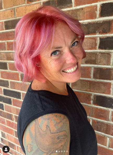MyRockItStudio's tweet photo. Soft pink!! 💞💕💞
Scroll to see what she text me she looks like after she left 😂🤣
At least it was a beauty school drop out!
Lifted with @oligopro blacklight and @olaplex
For the fun color I was bad and mixed a bunch of lines together 🤷🏻‍♀️know the rules so you can break them! 😜 https://t.co/H9nfN8ybCq