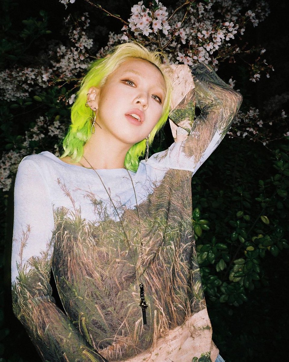 instagram's tweet photo. “When I found my own way of dressing, I gained the confidence to speak up and be honest," says stylist Nara Kim. “There are not many women who are known to have come out in Korea, so there is a sense of responsibility.” 🌈

https://t.co/mNOkeVp8jv https://t.co/CT000spFI4