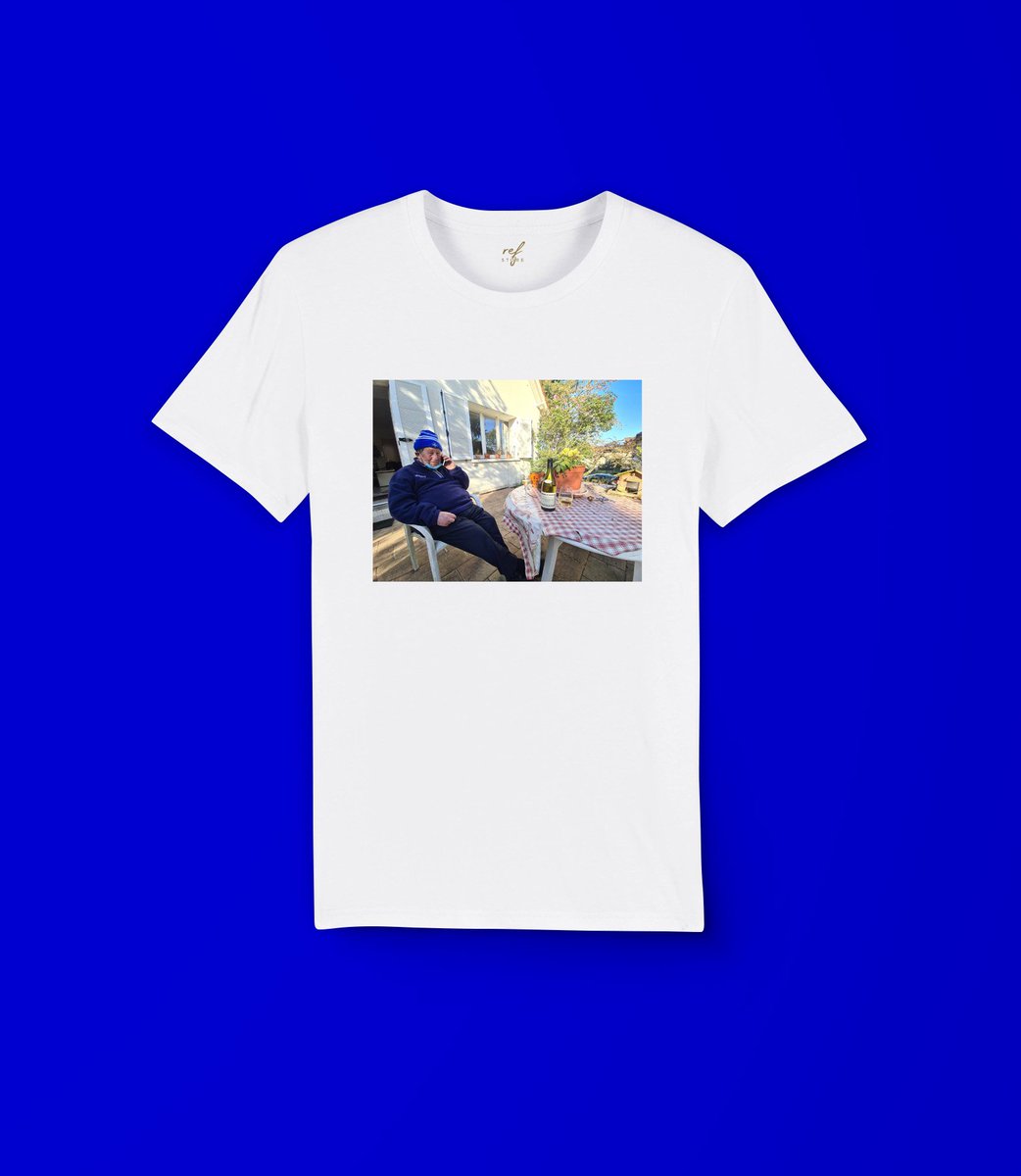 🍷 La #TeamAJA, n'oubliez pas que vous êtes toujours le club avec le meilleur t-shirt du marché 💙🤍 

➡️ cutt.ly/nQ6v1VQ

#AJA #Auxerre #AJAEAG