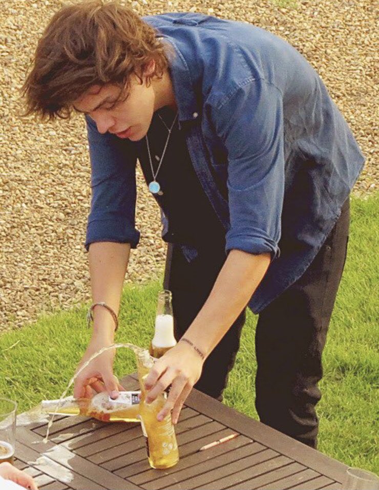 lwtsk8tr's tweet photo. @965TDY i followed @965TDY and I vote Harry Styles (@Harry_Styles) for #ArtistoftheSummer https://t.co/5ccrUZZ7t5