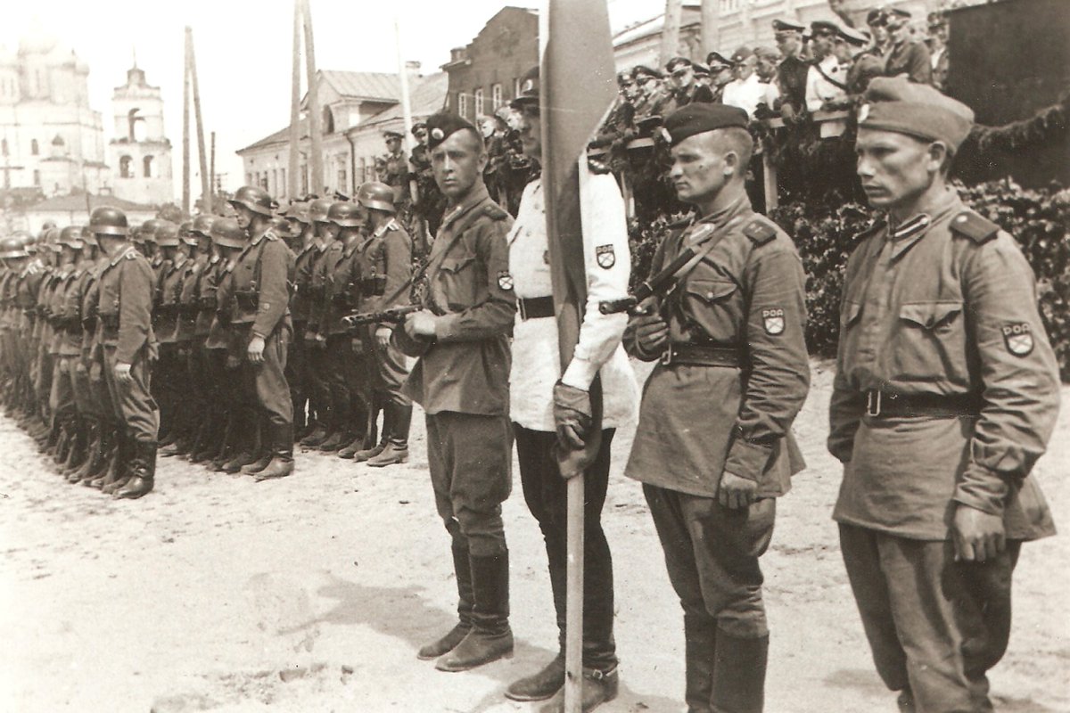 Парад роа. Бойцы рона роа. Парад роа в пскове 22. Парад роа. Парад роа.