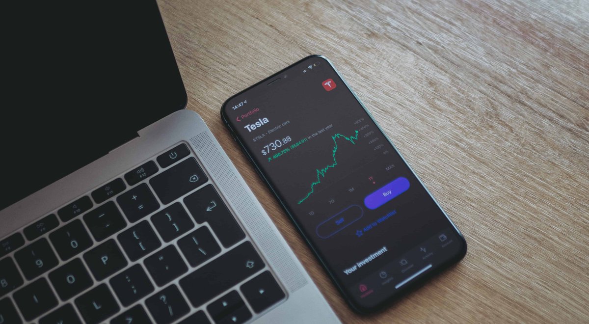 FinwinTech's tweet image. Everything you need to know about Options trading
In these recent days, you might have surely heard about something called option trading. 
Learn more: finwintech.com/main/blog/en/w… 
#finance #trading #investing #optionstrading #softwaredevelopmentcompany #softwareengineers