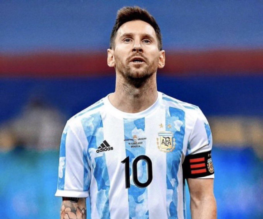 XaviSol_'s tweet photo. Si tuvieras que hacer un 11 vs 11
••• #TeamMessi vs #TeamCR7 •••
Los capitanes son Leo y Cristiano.
🌎 • Puedes elegir a cualquiera
de Concacaf + Conmebol
🌍 • Puedes elegir a cualquier
integrante de la UEFA
Deben ser jugadores en activo.
#FIFAAllStarGame 💡 https://t.co/1Aua5qyZKu