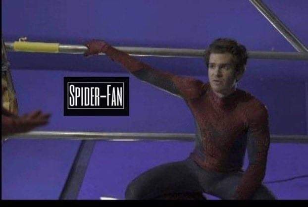 marvelbubba's tweet photo. Se fizeram uma montagem do Andrew Garfield no set de #SpiderManNoWayHome e essas imagens não forem reais ou forem antigas NÃO RESPONDO PELOS MEUS ATOS!
#SpiderManNoWayHomeTrailer https://t.co/UQyWOuhmSO