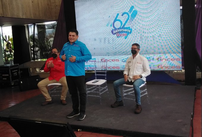 SomosIncesVzla's tweet photo. #23Ago | Destacó @WuikelmanAngelP que el gran compromiso es estar a la altura de la voluntad política del presidente @NicolasMaduro y exigir más en lo educativo. Un país requiere consumir lo que produce
#CampusVirtualInces
#Inces62AnosFormando https://t.co/C8pZYifkXm