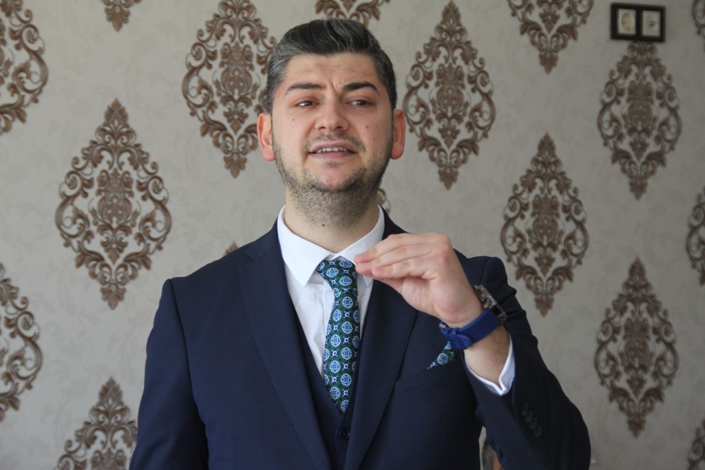 Hayal kırıklığı yaşamaktan bıkmadık mı?
Aldığımız zam oranları komik.
İkramiye ve seyannen zam yok.
3600 ek gösterge ve sözleşmeliye kadro belirsiz.
Ama %1 örgütlenme aidatı garanti.
Ayrıştıran her türlü karara karşıyız.
Artık kazanan memur ve emeklisi olmalı.
#şehitgazisen