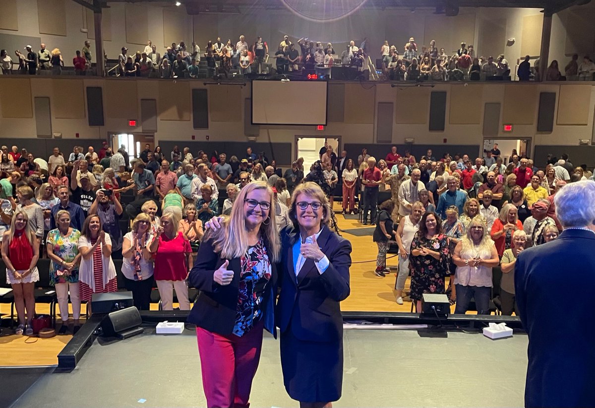 WendyRogersAZ's tweet photo. Wow! Blowout crowd with @AmandaChaseVA yesterday. The citizens of the Commonwealth of Virginia are fired up to #AuditVA. Now we need to get the other legislators on board. Get on the right side of history! https://t.co/eelZVwBM6z