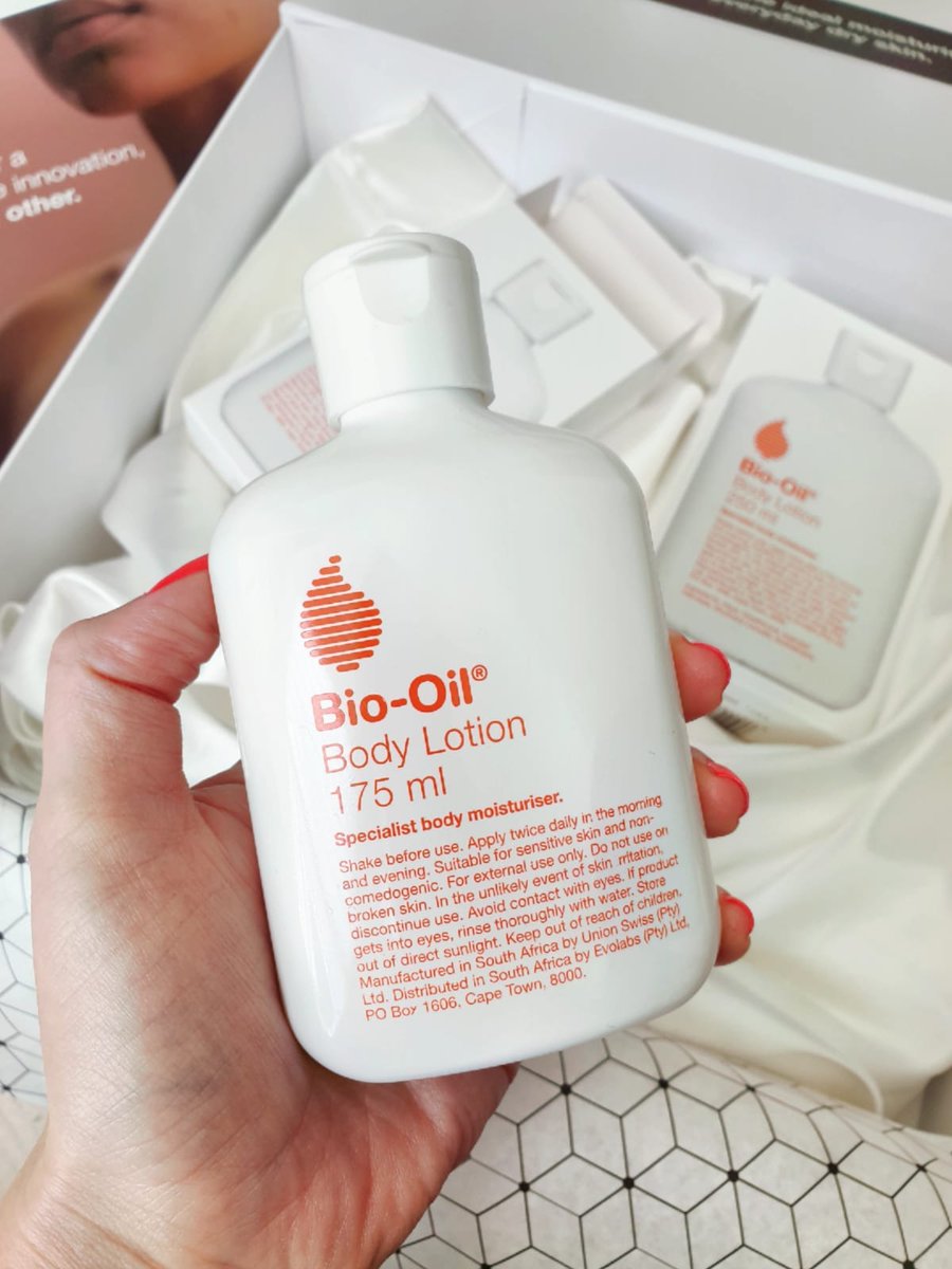 lipglossgirl's tweet photo. 🌼 COMPETITION TIME! 🌼

I’m giving away 2 x #BioOil hampers worth R600! Each contains a selection of spoils plus Bio-Oil’s brand new groundbreaking body lotion that's as light as a feather but contains DOUBLE the oil of regular body lotions 🪶

To enter, simply RT this post! https://t.co/c78iLzEaKt