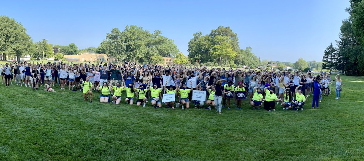 ExploreKentSt's tweet photo. @KentState @ExploreKentSt Dean’s Welcome! 💛💙⚡️🔊 We see you, you see us, we are UC! #UniversityCollege #ExploringThenDeclaring  #Classof2025 #welcome2KSU https://t.co/x7S2wX38I3