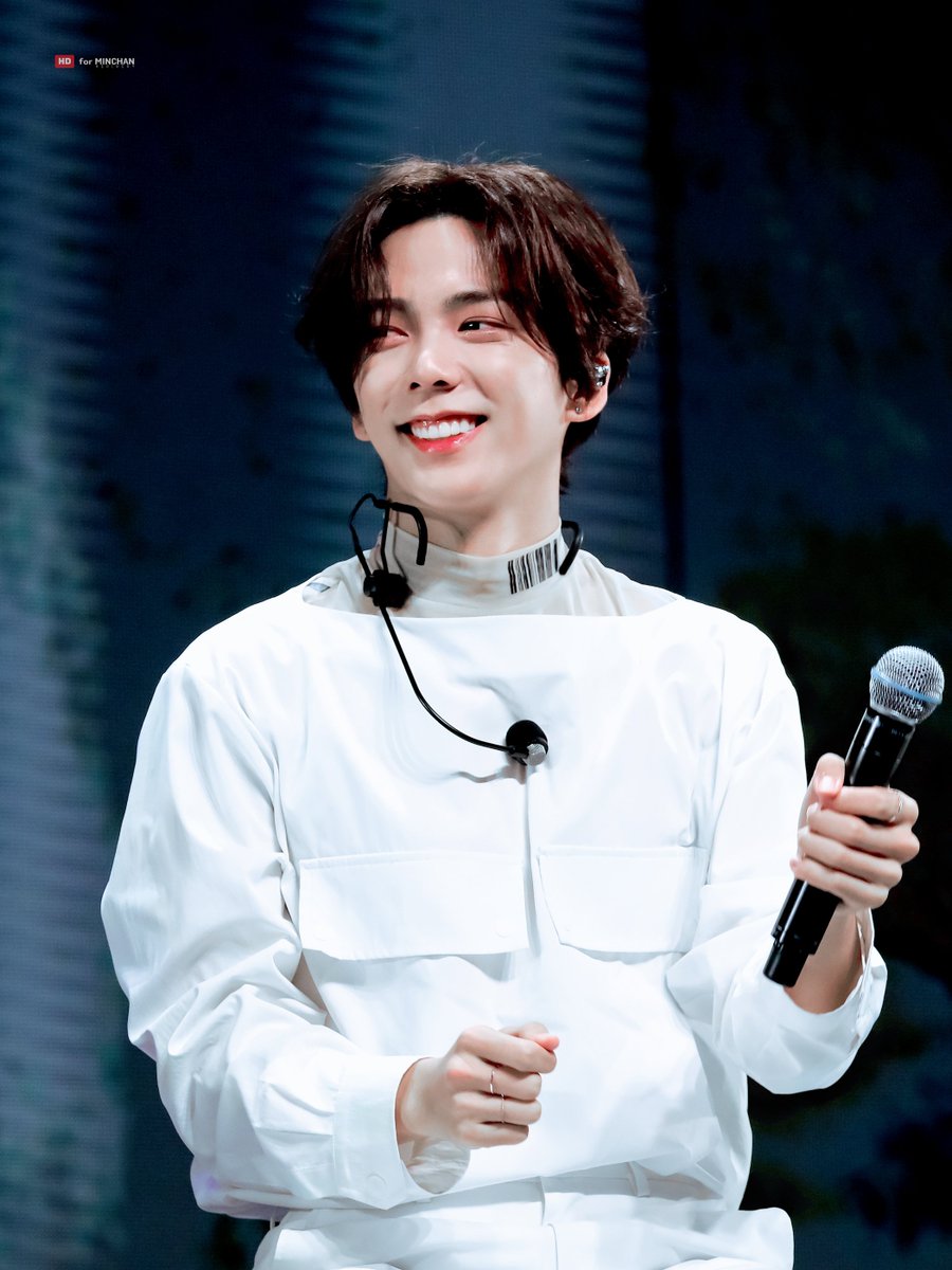 Hongdan_916's tweet photo. 200823 베리베리 쇼케이스 [HQ]

오랜만이야❣

#민찬 #MINCHAN #ミンチャン #VERIVERY #베리베리 #VRVR #홍민찬사랑단 #HONGDAN https://t.co/zXx57LZyFU