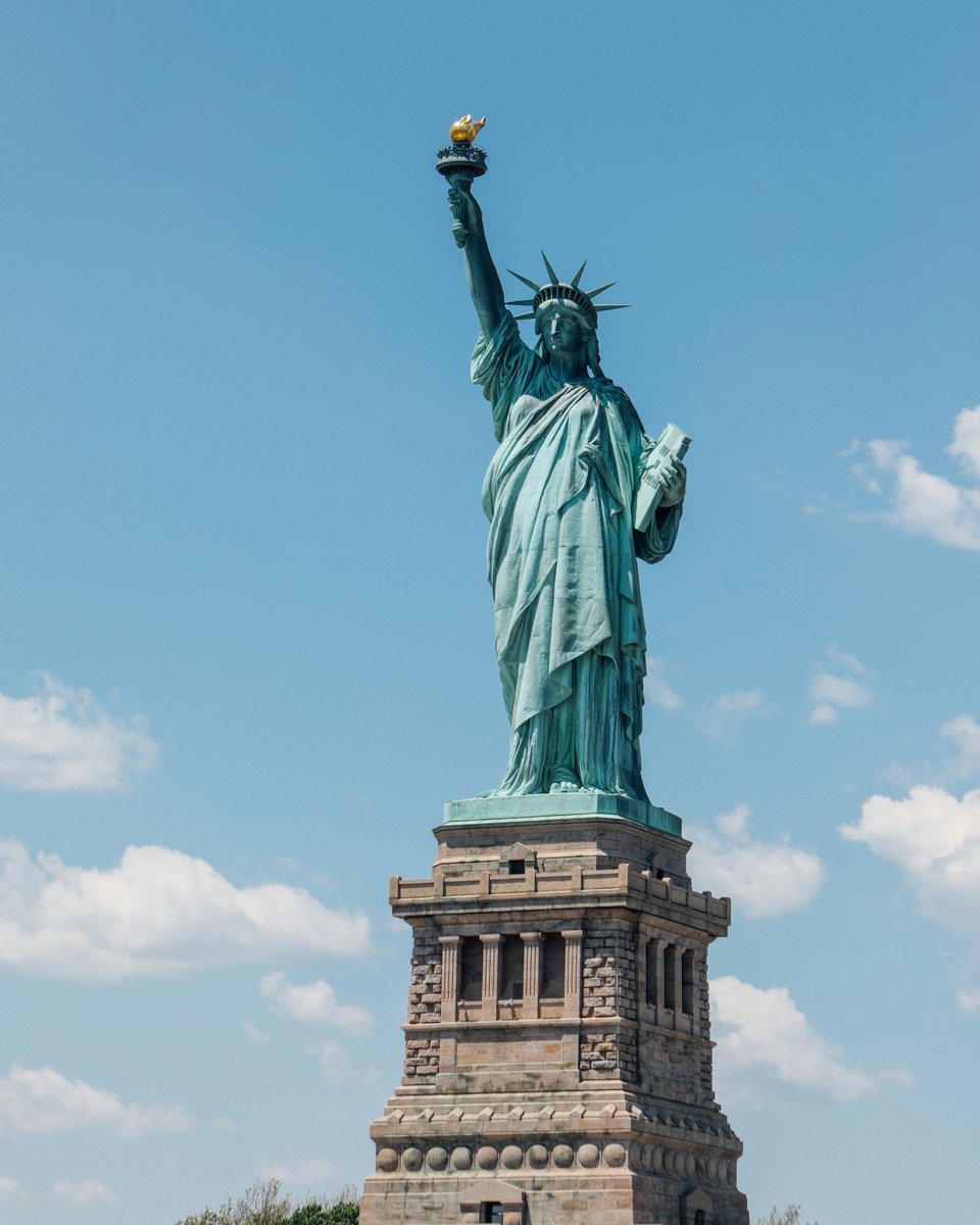 StatueCruises's tweet photo. There is still time before the end of the summer to come and visit one of the most well-known and beloved monuments in the world. Book your trip now.
#statuecruises #citycruises #statueofliberty #nyc #ellisisland #nps #nationalparkservice #newyork #cityexperiences https://t.co/qHjK10mvUY
