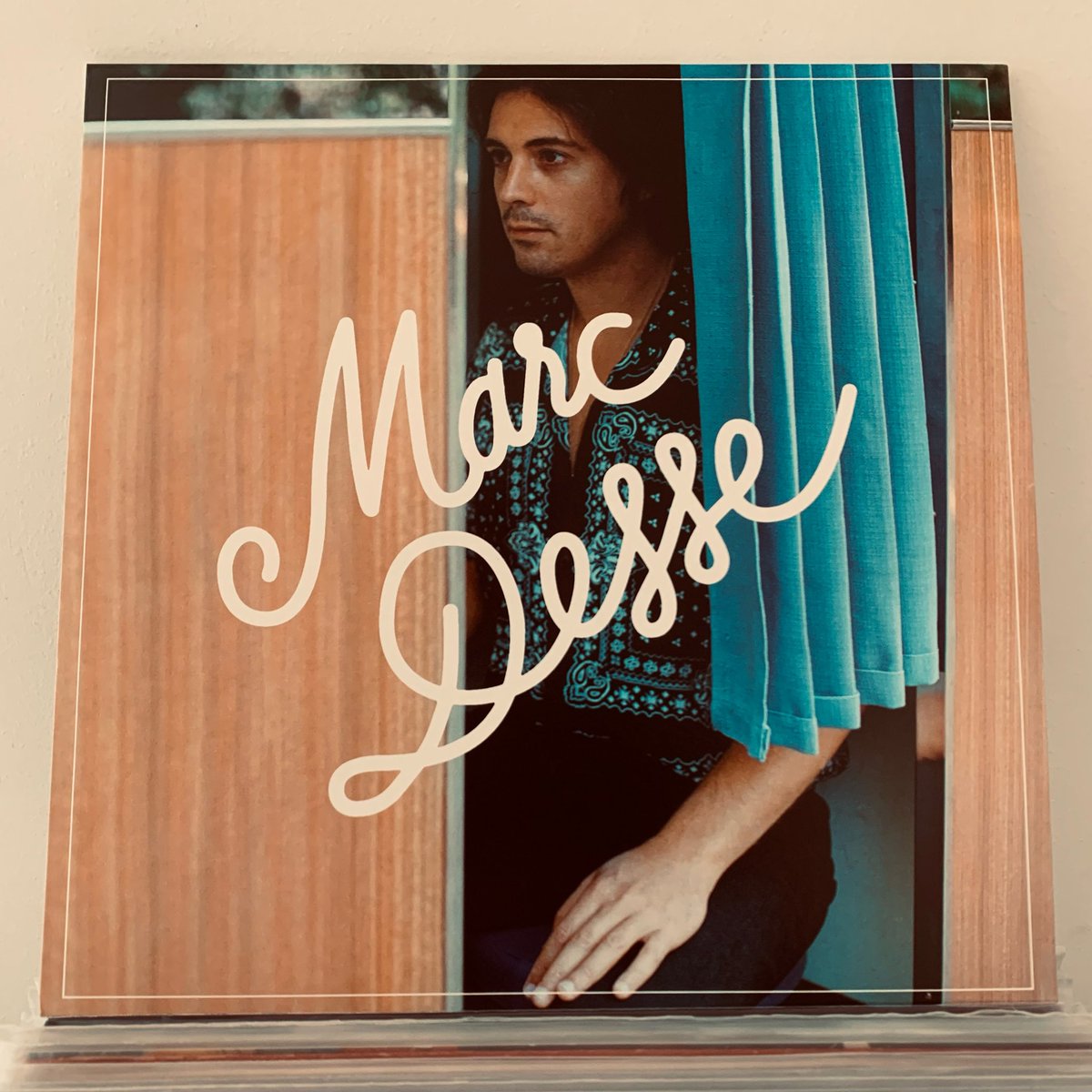 Marc Desse est revenu au cœur de l’été avec un album élégant et très touchant, rempli de belles chansons qui viendront se lover au creux de nos cœurs fragiles pendant de longs mois <a href="/marcdesse/">Marc Desse</a>