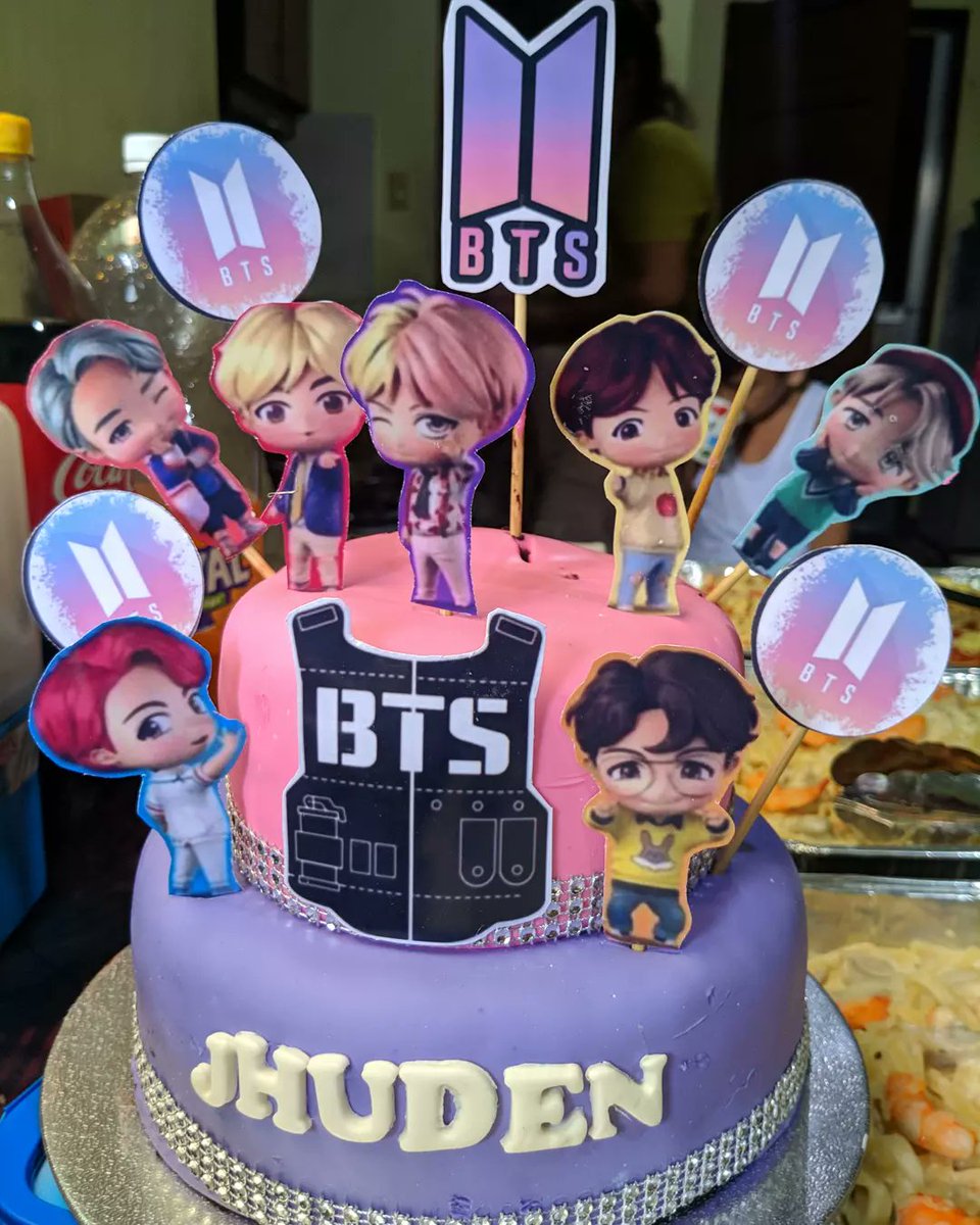 bts_is_enough's tweet photo. Best birthday cake ever! 💜 @BTS_twt https://t.co/Ebkg3ouJNE