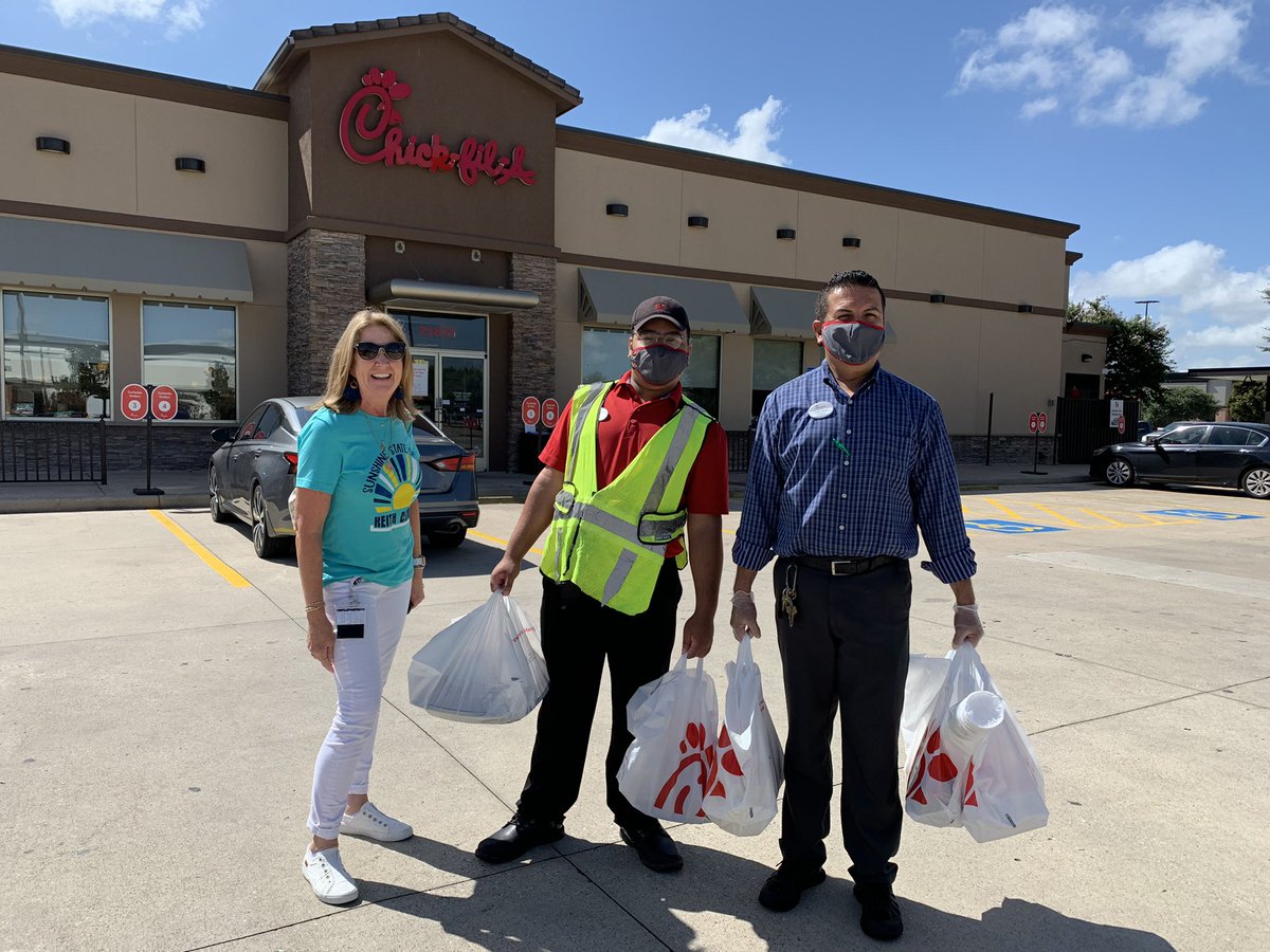 Keith Elementary (@cfisdkeith) on Twitter photo Our amazing Keith staff spread some sunshine today. We provided a meal for the wonderful ICU healthcare heroes at <a href="/memorialhermann/">Memorial Hermann</a> in Fairfield. Thank you for your care and compassion for your patience. #ThisIsKeith #ThisIsKeithRAK <a href="/CyFairISD/">Cypress-Fairbanks ISD</a> #CFISDspirit #TimeToShine Our amazing Keith staff spread some sunshine today. We provided a meal for the wonderful ICU healthcare heroes at <a href="/memorialhermann/">Memorial Hermann</a> in Fairfield. Thank you for your care and compassion for your patience. #ThisIsKeith #ThisIsKeithRAK <a href="/CyFairISD/">Cypress-Fairbanks ISD</a> #CFISDspirit #TimeToShine