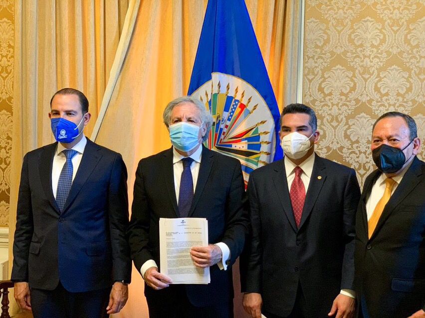 Marlon_RamirezM's tweet photo. Desde el @PRIVeracruz_ respaldamos el mensaje de los dirigentes del PRI, PAN y PRD que esta mañana se reunieron en #Washington🇺🇸 con el Secretario General de la @OEA_oficial.

Es importante que se conozca lo que ha sido desde nuestra visión el proceso electoral en #México 2021. https://t.co/dRCncaGJ2G