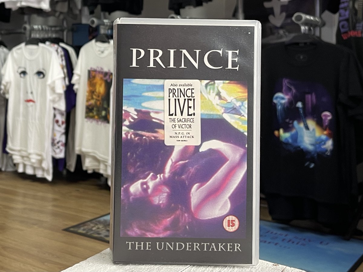 RockItPoolePRN's tweet photo. This original VHS of The Undertaker from 1995 has just been added to our Back In Stock Section 👇
https://t.co/DcCRN2qRQB
#Prince #Prince4Ever #PrinceVideo #PrinceLive https://t.co/1wSV2dyq8a
