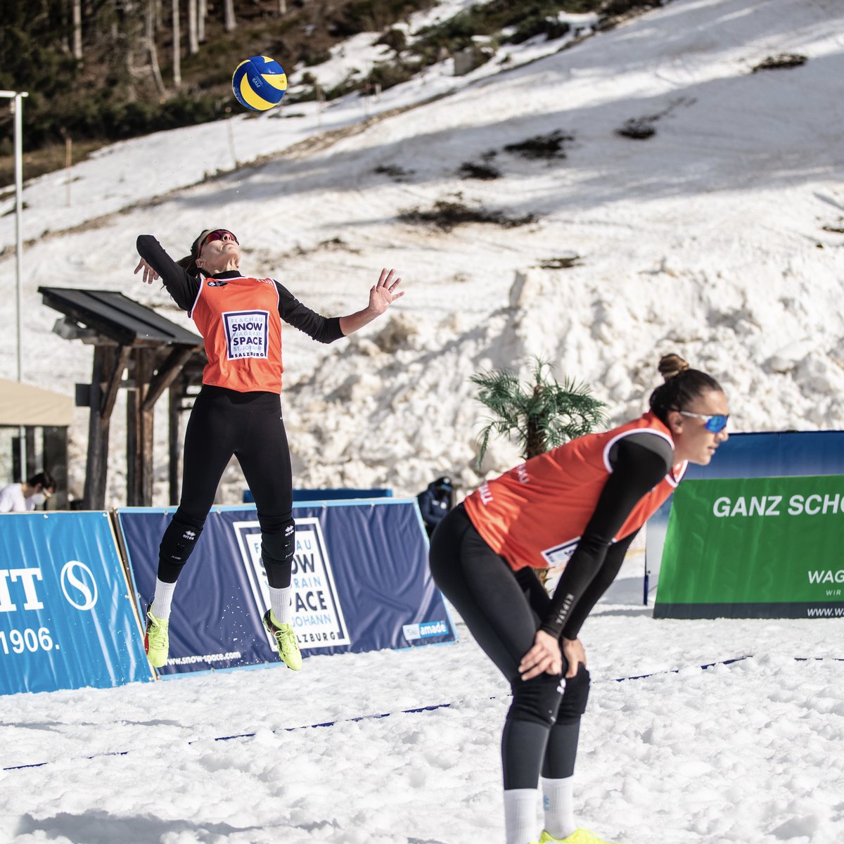 Snowvolleyball's tweet photo. What is your favourite position in Snow Volleyball? π€
#CEV #svb #svbtour2021 #ilovesnowvolleyball #volleyball #mountains #snow #win #sponsor #sun #visitaustria #snowspacesalzburg #takeballs #serveballs https://t.co/Wu4ksymtS9
