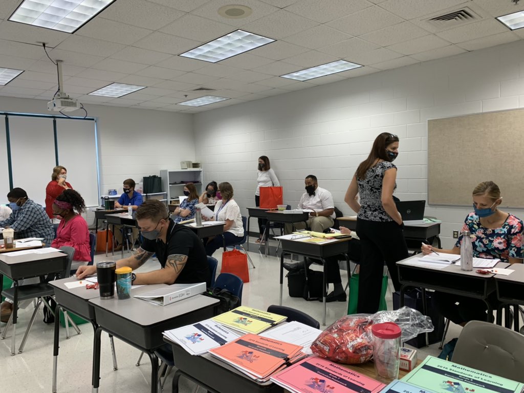 Angela Rhett tweet media