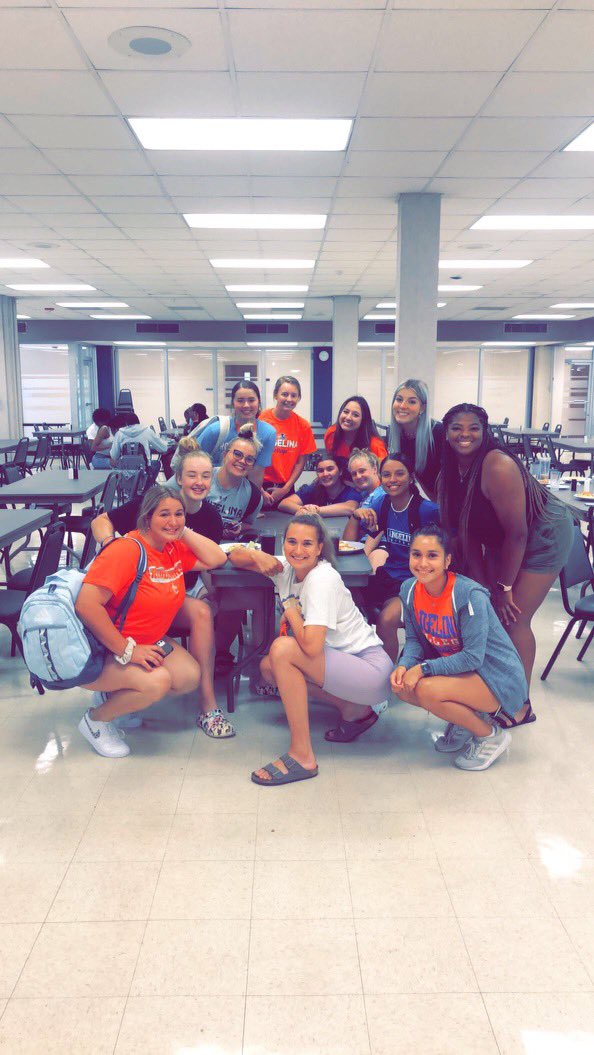 ACRunnersSB's tweet photo. ☝️day of class for our Lady Roadrunners!!! It’s going to be a great semester!💙🧡 #wearebACk https://t.co/f6WloX25f2