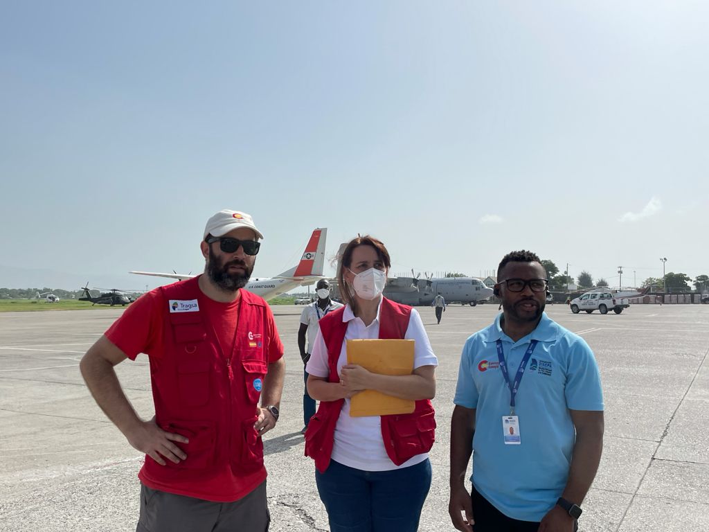 AECIDHaiti's tweet photo. La @DINEPA, principal organe de l'État 🇭🇹pour l'accès en eau potable a reçu d'🇪🇸 une plante de potabilisation. Ce geste de #EUCivPro et de l'@AECID_es permettra aux victimes du #EarthquakeHaiti de trouver de l'eau dans les plus saines conditions. #TeamEurope @EU_Commission https://t.co/Rsp84qGTya
