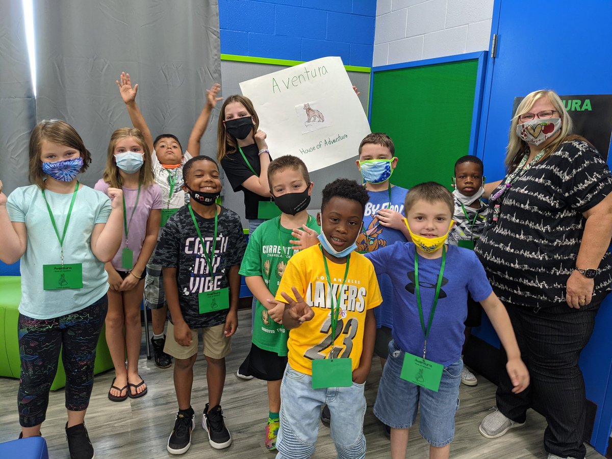 Androyd_Family's tweet photo. It's House sorting day! Having fun in Makerspace finding out which house we will be a part of! Thanks @mrronclark_ for inspiring us to create our own system for our school! #MiddieRising #HouseSystems #Purpose4Purpose @Central_MCSD https://t.co/8h7p0Kgz25