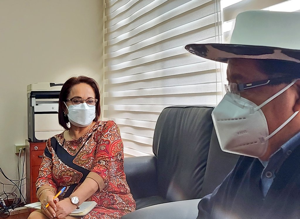 . <a href="/IsabelCuevaOrt1/">Isabel Cueva Ortega</a>, Coordinadora Zonal 7-SALUD, mantiene reunión con <a href="/ManuelMedinaQ/">Manuel Medina</a>, Asambleísta de la provincia de #Loja. 
Durante la reunión se trató temas inherentes a la salud de la provincia y de manera especial para #Saraguro, con el fin de potenciar sus unidades de salud.