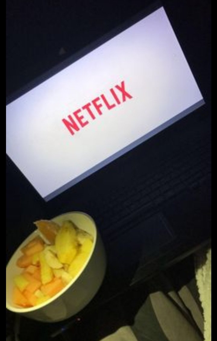 adamsmuff's tweet photo. of course I will wake up late tomorrow 😅 #midnight #Netflix #StrangerThings https://t.co/pcCBFh06Zs