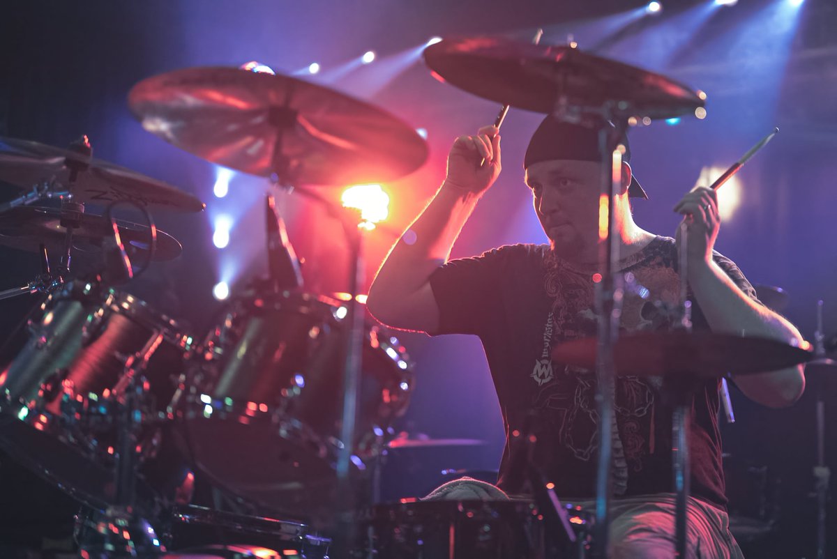 danjosephfield's tweet photo. I'm excited to share some of my favorite shots 📸 from last night's show at Bleachers Bar in Bristol CT! 

It was a blast catching up with so many friends and I'm already looking forward to the next one! 🤘@virtuenvices https://t.co/fhMUaZbia7