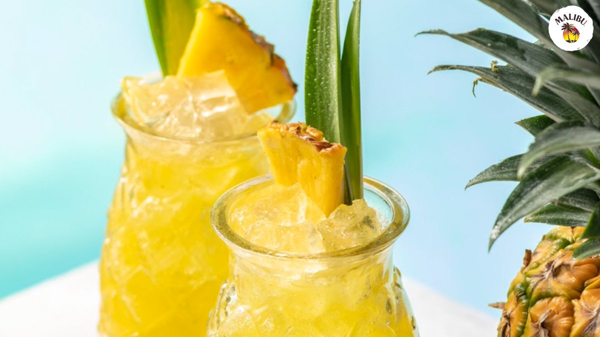 MalibuDrinksUS's tweet photo. cheers to unplanned summer nights and simple one-step drinks. pour 1 part Malibu Original and 2 parts pineapple juice into a glass and enjoy 🍍 #LetTheFunshine https://t.co/EOeAGHos8g