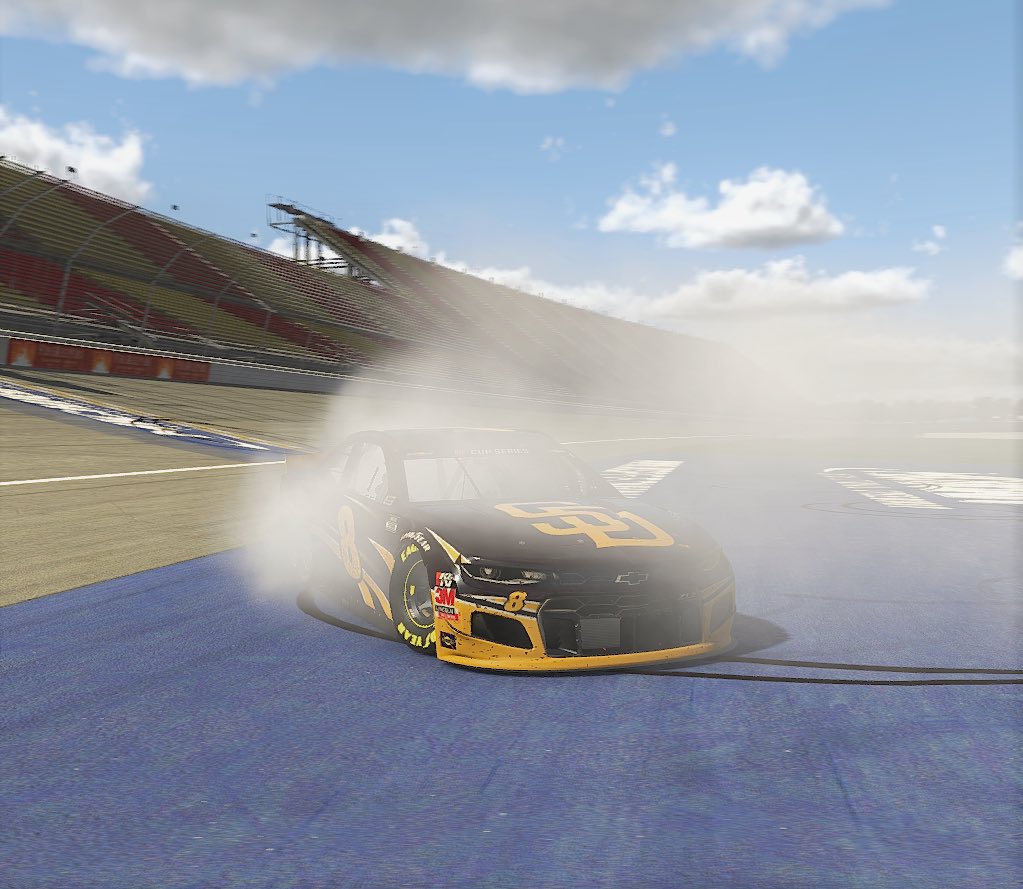 ZachProbst62's tweet photo. @iRacing https://t.co/UPXo6IreqB