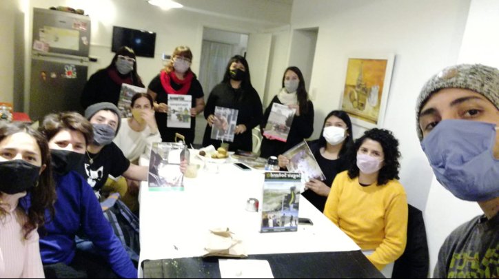 TatiNawelkir's tweet photo. Fotito del finde con #ProyectandoLibertad de #Trelew y #Madryn
#TalleresEnContextoDeEncierro ✊🏼🔥📚 https://t.co/Lf4e9UxL15