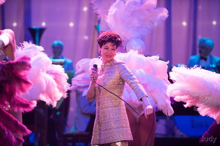 The bank holiday is here and what better way to ‘Get Happy’ today, ‘Come Rain Or Come Shine’ than to listen to Renée Zellweger’s fantastic rendition of these Judy Garland classics in #JUDY on @SkyTV at 2:40pm and 11:30pm 

#RenéeZellweger #JudyGarland #BankHoliday