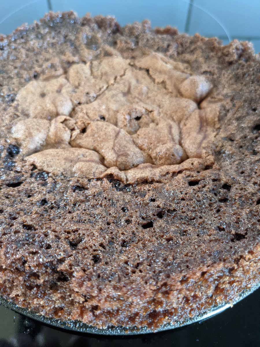 Mud Cakes and Wine tweet media