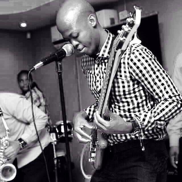 thato_kashe's tweet photo. New music.....🎸🎶 🍺 we thanks African Gods for the rain

I compose every sound from LIVE instruments.... whatever you hear on my sound i can perform it LIVE... line after line, melody after melody, chord after chord.... your eyes wont believe what your ears hears #Farmboy https://t.co/YkO3ZHDNoY