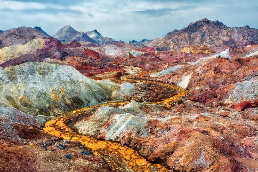 patrick_baud's tweet photo. Je cherche des images de l'île d'Ormuz, en Iran, et j'ai l'impression de découvrir une autre planète. https://t.co/Q7Y2koJMZz