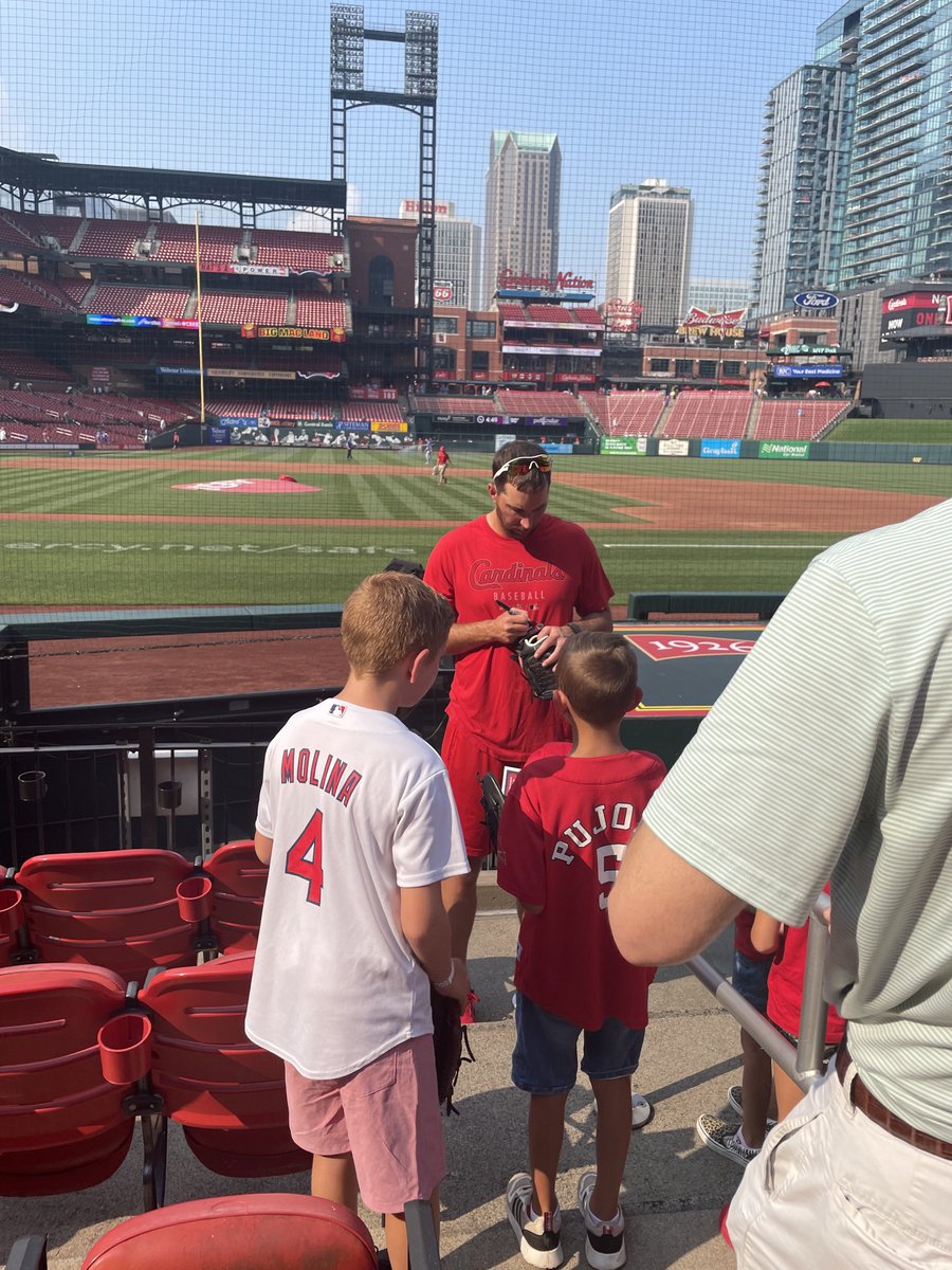 Check out our online auction &amp; raffle for the Putts for Paws Golf Tournament - including a Five Acres hat signed by <a href="/Cardinals/">St. Louis Cardinals</a> legend <a href="/UncleCharlie50/">Adam Wainwright</a>!! Our cats and dogs thank you!! one.bidpal.net/puttsforpaws20…