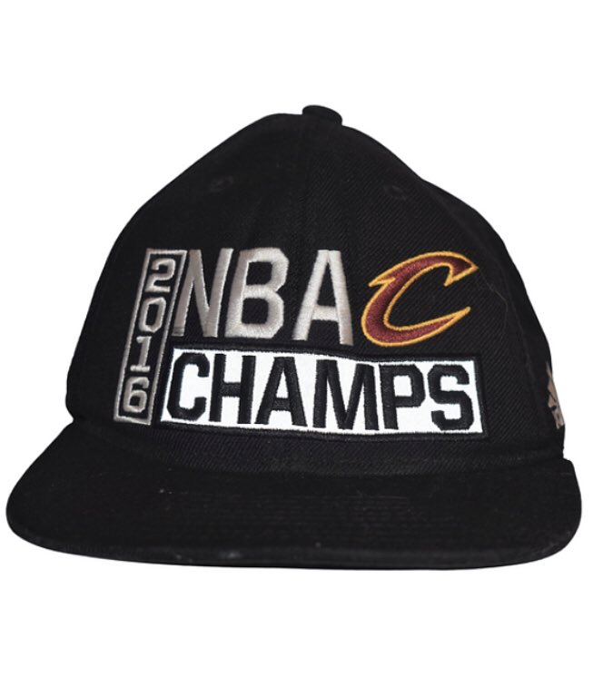 ClevelandCloset's tweet photo. Quick Little SnapBack Drop🔥🔥
.
#nba #MLB #snapback #mitchellandness #classic #logo #style #Mensfashion #clothesforsale #Clothing #Deals #thrift #thrifting https://t.co/UOp8CJnCzB