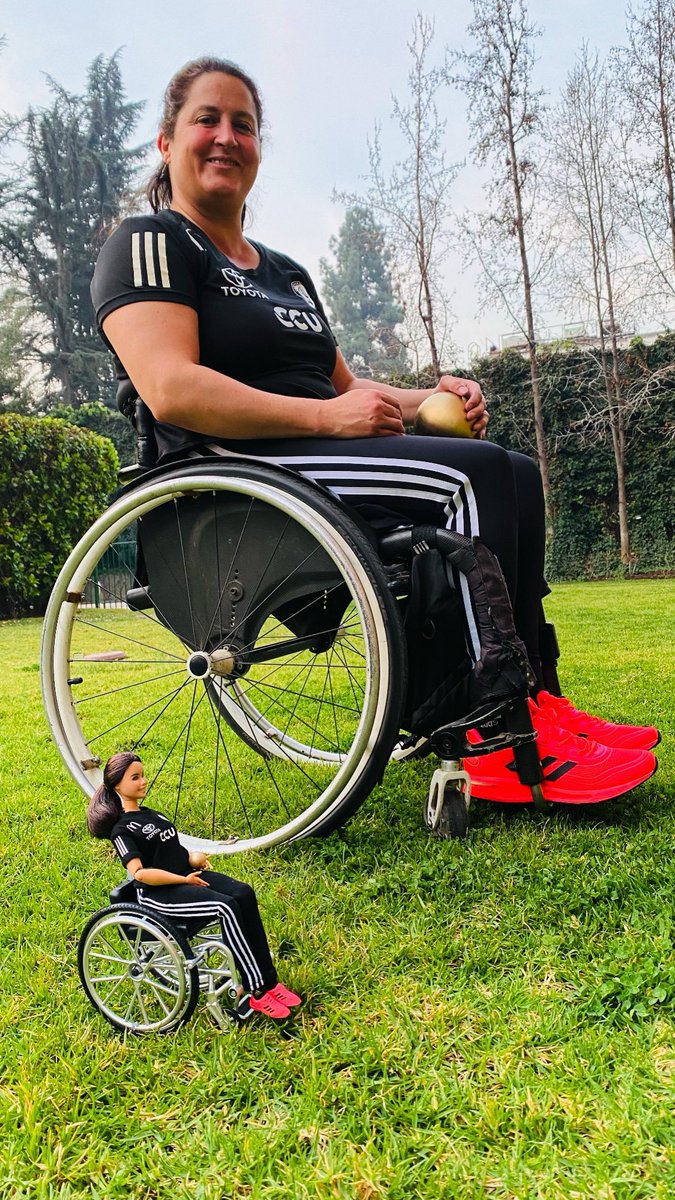 Fran_Mardones's tweet photo. pero especialmente me emociono pq con esta muñeca se va impulsar a q los niñ@s del mundo se motiven con la práctica del deporte!! Motivarlos a que sean nuestros futuros campeones es lo que más llena mi corazón!❤️🇨🇱 #mattel #barbie #tupuedesserloquequierasser #barbiegirl #chilena https://t.co/jDlm9t0lRS