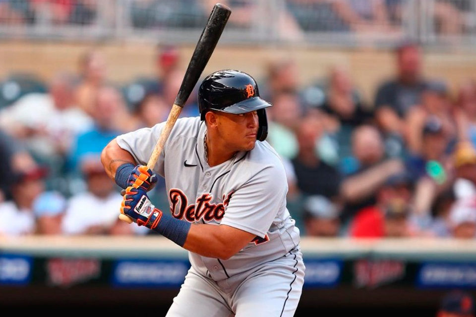 DiarioTalCual's tweet photo. Miguel Cabrera sobre su cuadrangular 500: Me quité un peso de encima #TalCual #ClaroyRaspao #ArepaPower https://t.co/swxiw7BPIF https://t.co/7eyIFwjtt5