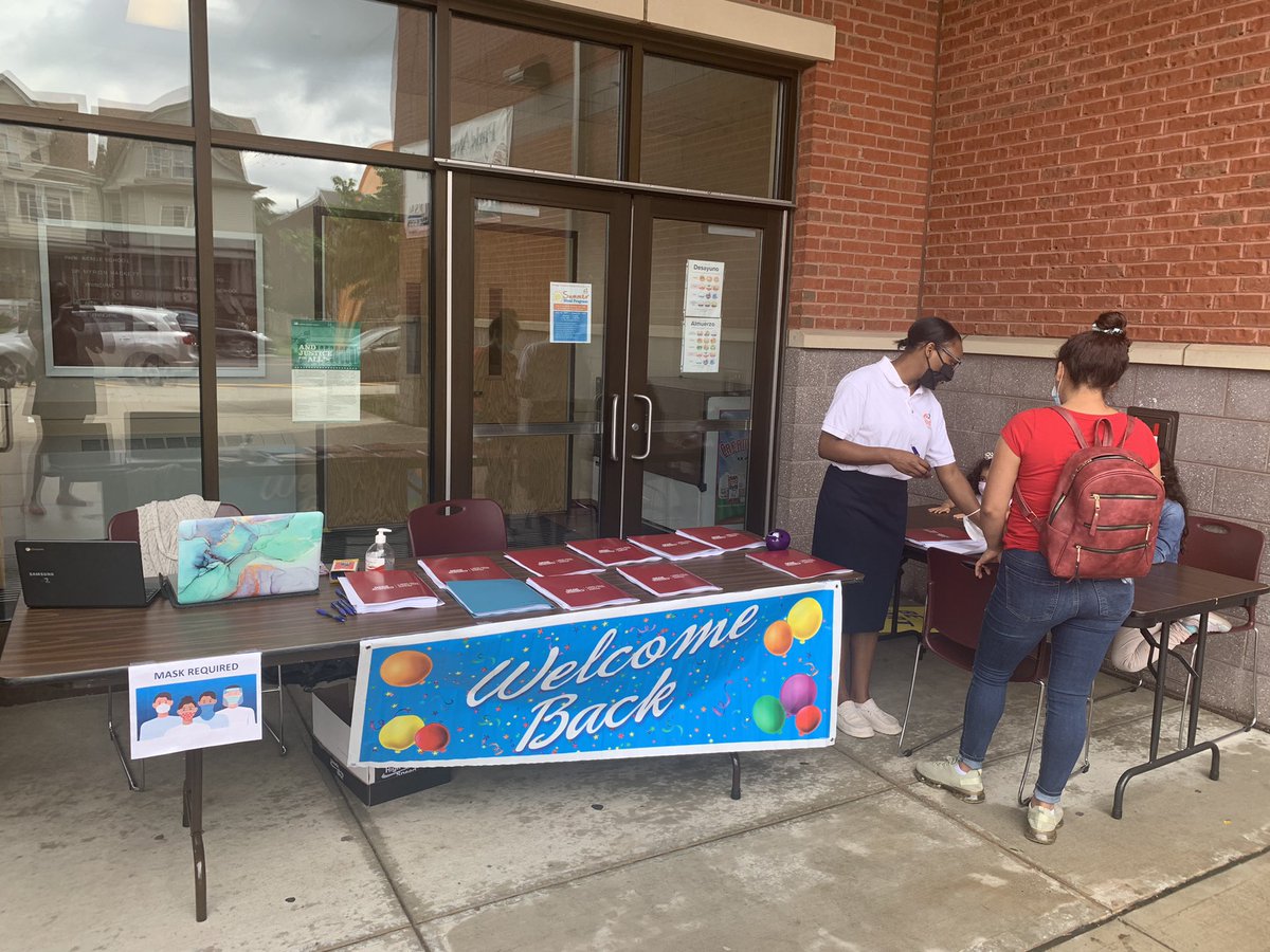 Thank you to the amazing staff <a href="/PAES231/">parkaveschool</a> that came out to assist with our scheduling kiosk today!  We can't wait to see the rest of you on Wednesday!  #GoodtoGreat <a href="/ops_district/">Orange Public Schools</a> <a href="/Gerald_Fitzhugh/">Gerald Fitzhugh II, Ed.D. 👌🏾♦️👌🏾♦️KAY</a> <a href="/Principal_MH/">Park Avenue School, Orange, NJ</a>